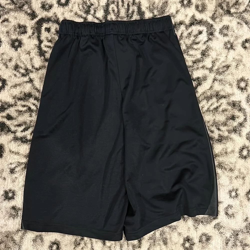 Nike Shorts - Picture 3 of 4